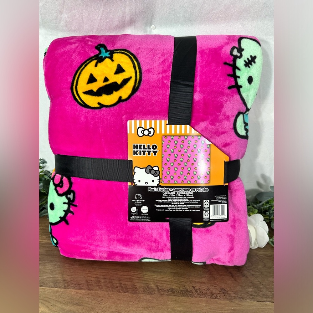 Hello Kitty - Queen Pink Frankenstein Halloween Throw Blanket - Picture 2 of 4